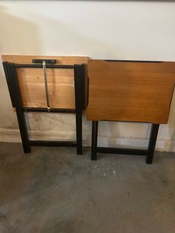 Foldable side table