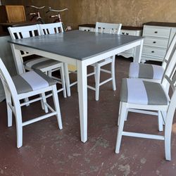 Counter Height Table And Chairs 