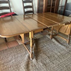 Antique Expandable Fold Leaf Table With Matching Chairs. $100 OBO