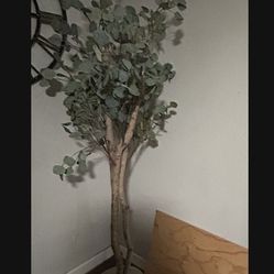 Realistic faux tree