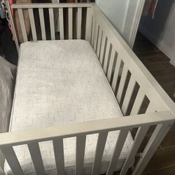 Baby crib and mattress 