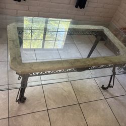 Dinning Table 
