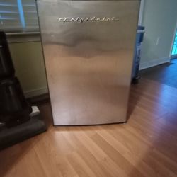 Refrigerator, Taking Offers