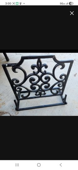 Black Wrought Iron Cookbook / Book Stand