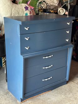 Solid work chest of drawres