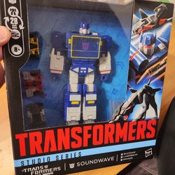 Transformers Studio Series Soundwave 