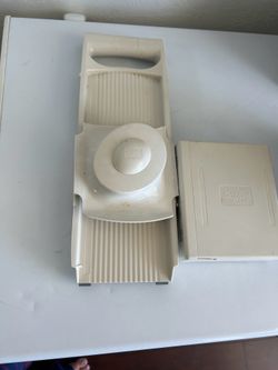 Pampered Chef Ultimate Mandoline 1087 with 4 Blades