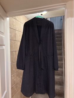 Women’s Navy Blue Banana Republic XL Dress  Fun tie detail at the collar. Located in Murray cash/Venmo. Venmo deposit to hold or fcfs.