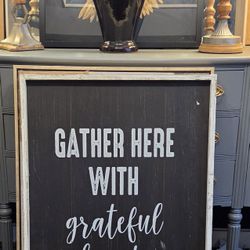 New Never Hung Wall Decor (35×24 Inches)