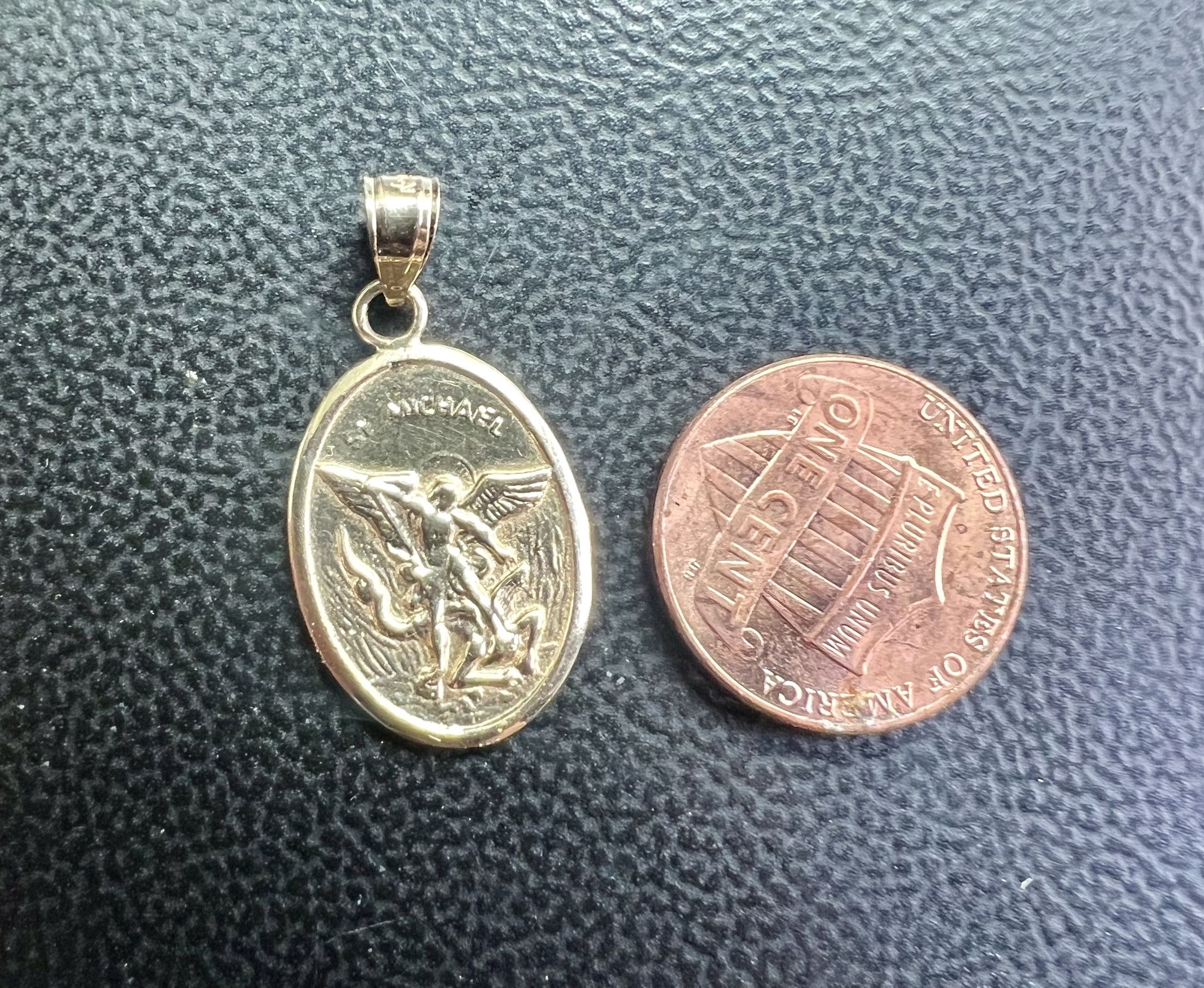 14 K Charm Pendant St. Micheal Oval