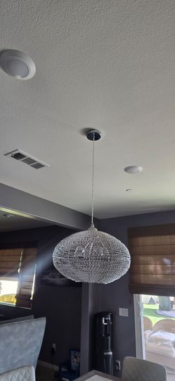 Ceiling light fixture
