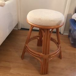 Stool Rattan  Swivel