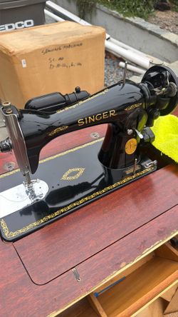 Vintage Singer Featherweight 221 Sewing Machine – $400