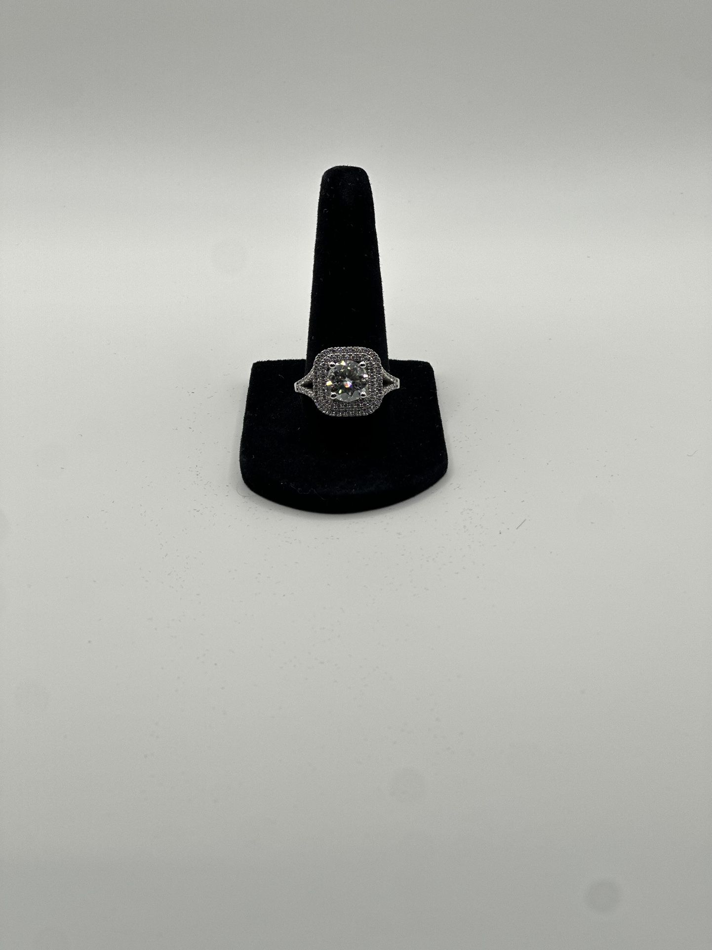 Beautiful Round Brilliant 8.00mm 2.00 Twc