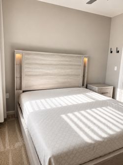 🛏️ Bedroom Set King – $1,500 OBO ⭐