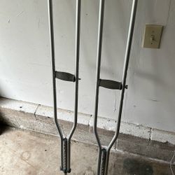 Crutches 