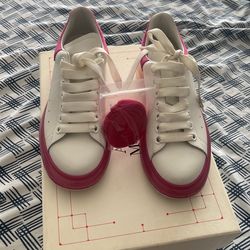 Alexander McQueen AUTHENTIC