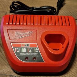 Milwaukee Battery Charger 