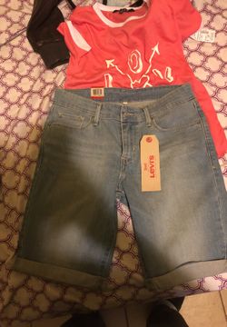 Levi’s capris shorts