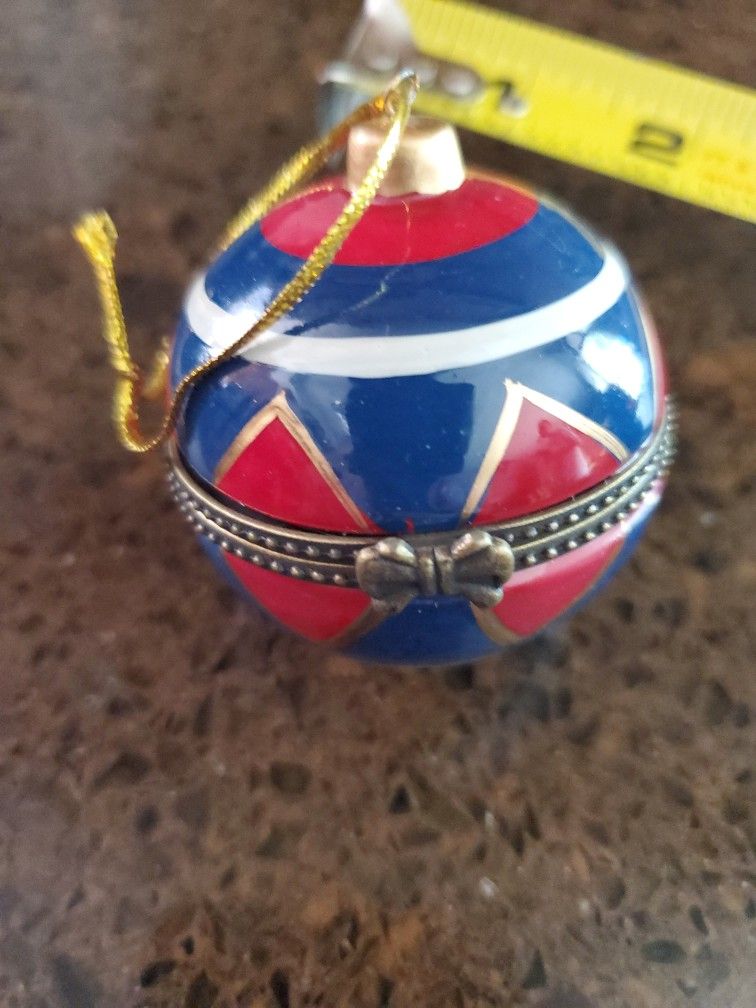 Hanging Ball Trinket Box 
