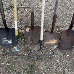 Bundle of yard tools