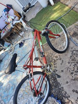 MOUNTAIN BIKE MOTIV 26INCH SHIMANO ALUMINUM 480 21SPEED VERY GOOD TIRES AND NEW TUBES EVERYTHING IS GOOD CONDITION