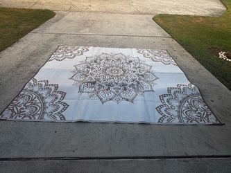 Outdoor reversible washable rug