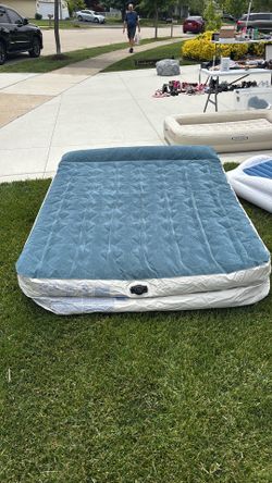 Queen size blow up mattress