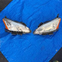 2013-2015 Nissan Sentra Headlight Assemblies (Pair - LH & RH)