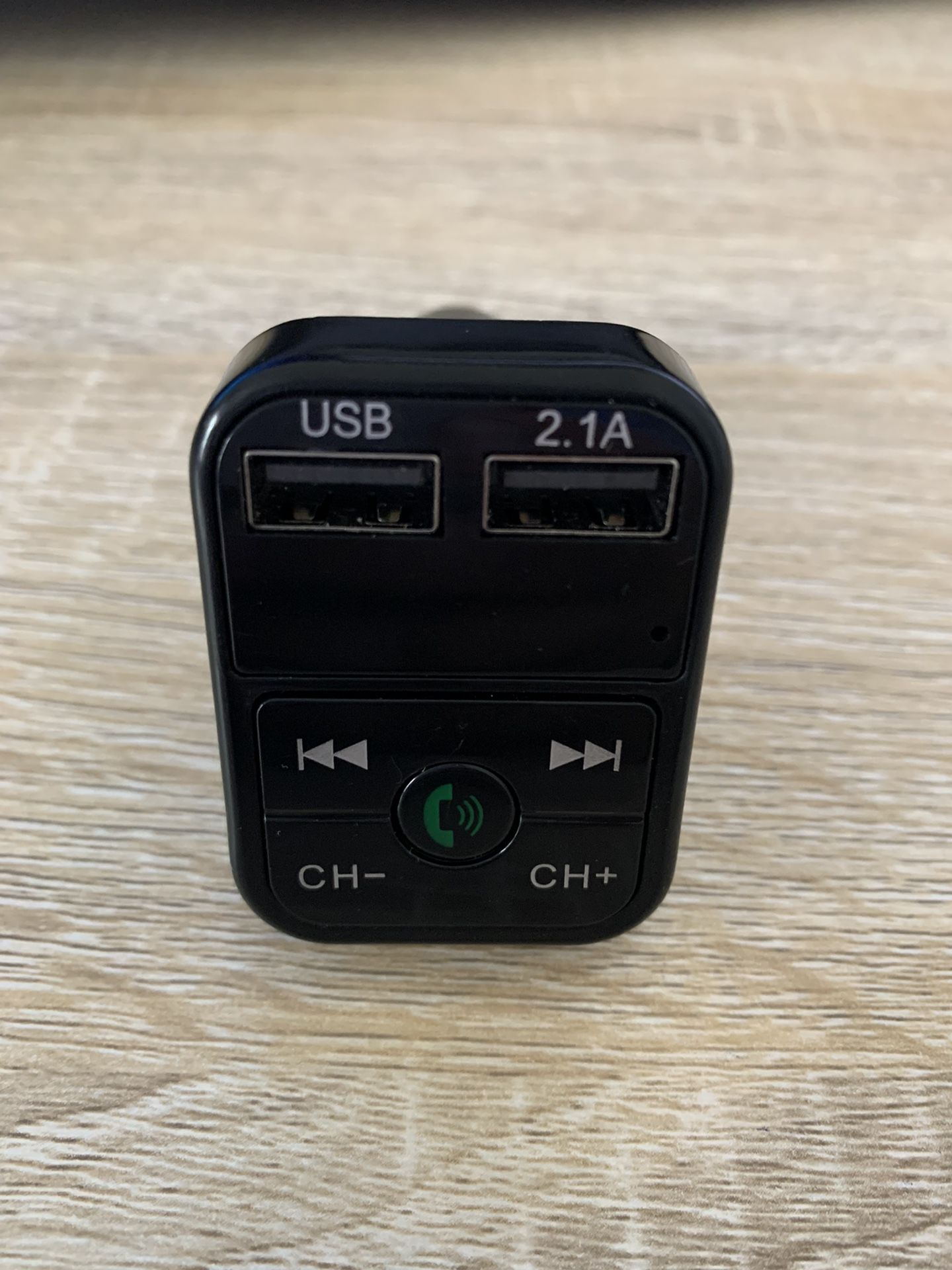 Wireless Bluetooth Car Kit Handsfree Talk MP3 player Dual Car Charger