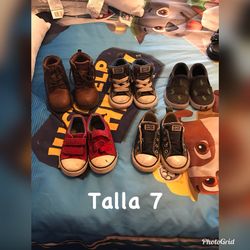 Tennis y botas todos de marca