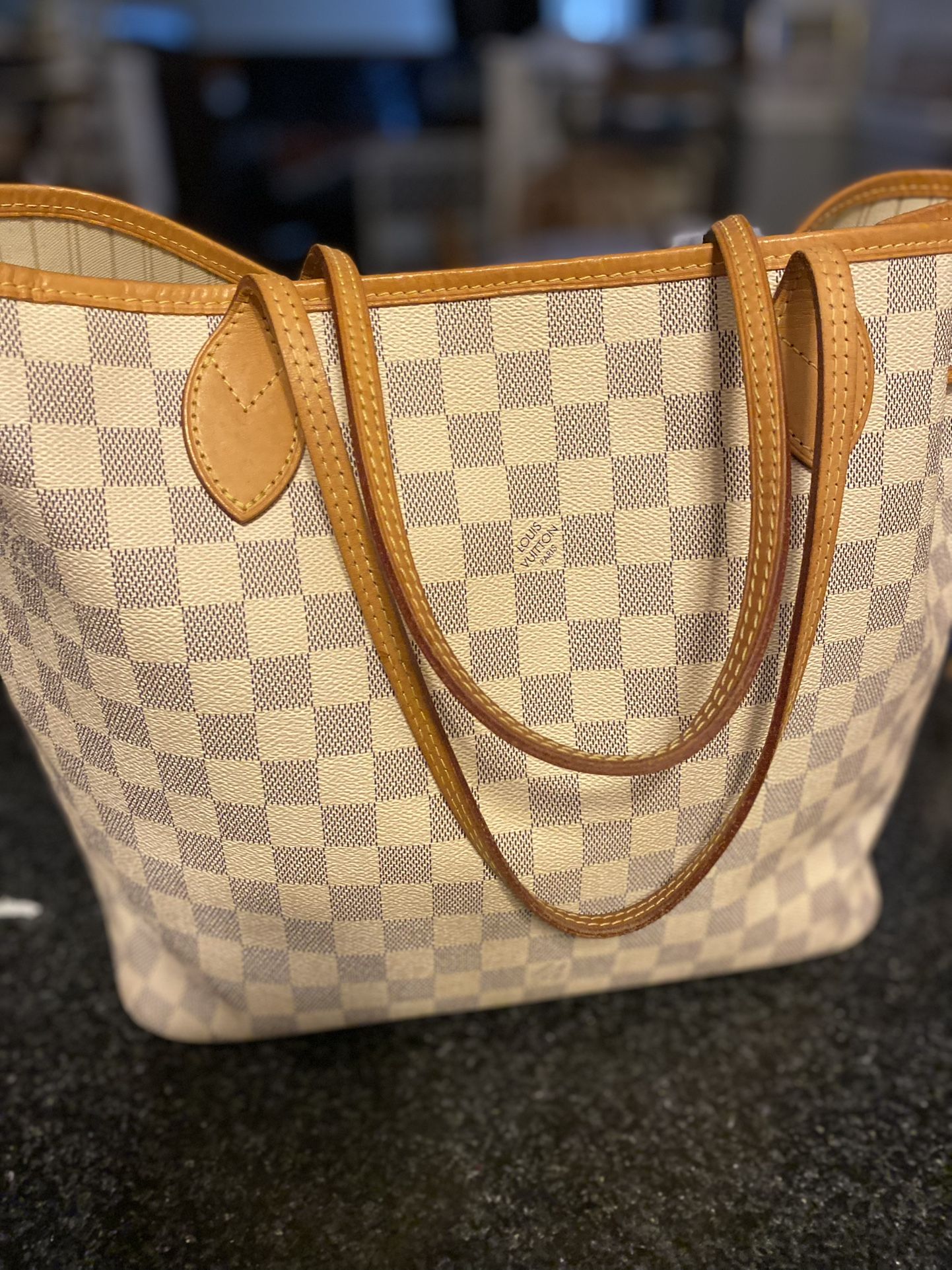Authentic Louis Vuitton Purse Excellent Condition