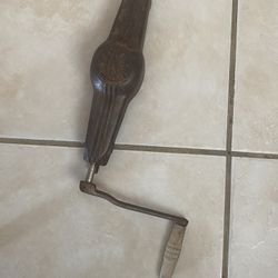 VINTAGE HAND CRANK ICE CREAM MAKER 