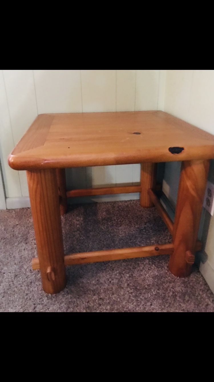 End Table And Matching Coffee Table 