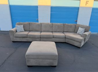 Beige Sectional Couch With Storage Ottoman 🚚🚛 Free Delivery 🚚🚛