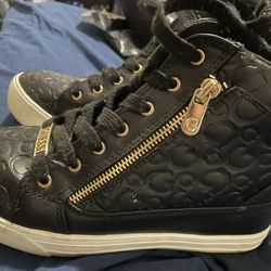 Women’s Guess Pumps