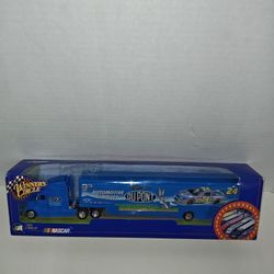 Winners Circle NASCAR #24 Jeff Gordon Bugs Bunny DuPont Motorsports Transporter