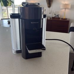 Nespresso Virtuo DeLonghi