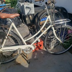 VINTAGE 7 SPEED WOMANS CITY BIKE