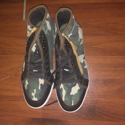 Men Shoes Size 8.5