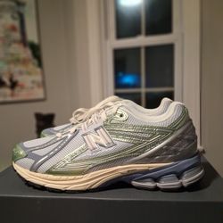 New Balance 1906R Men's Size 11