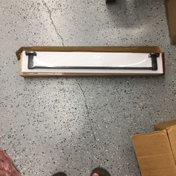 Pfister Deckard 24 in. Towel Bar in Matte Black