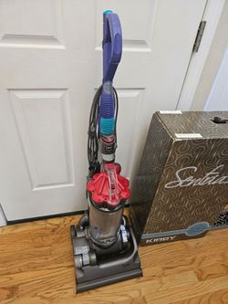 New Cond SHARK VACUUM  works EXCELLENT   in the box