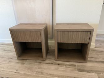 Pair of wood nightstands