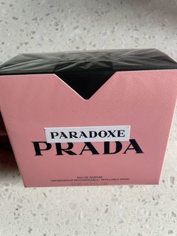 Prada Paradoxe perfume