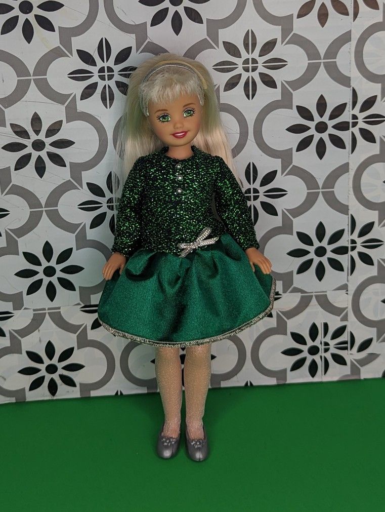 2000 Barbie Holiday Singing Sisters Stacie for Sale in Gilbert AZ OfferUp