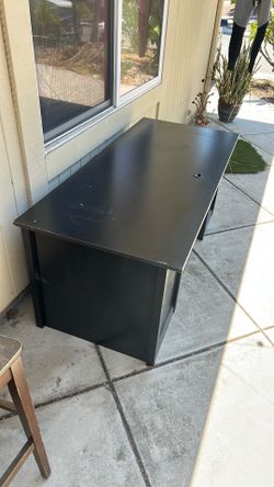 Used desk