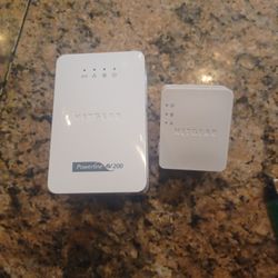 Net Gear Powerline Av200