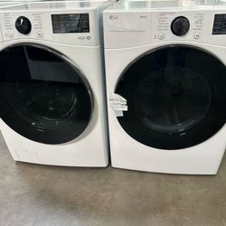 LG Washer And Gas Dryer Set Available 
