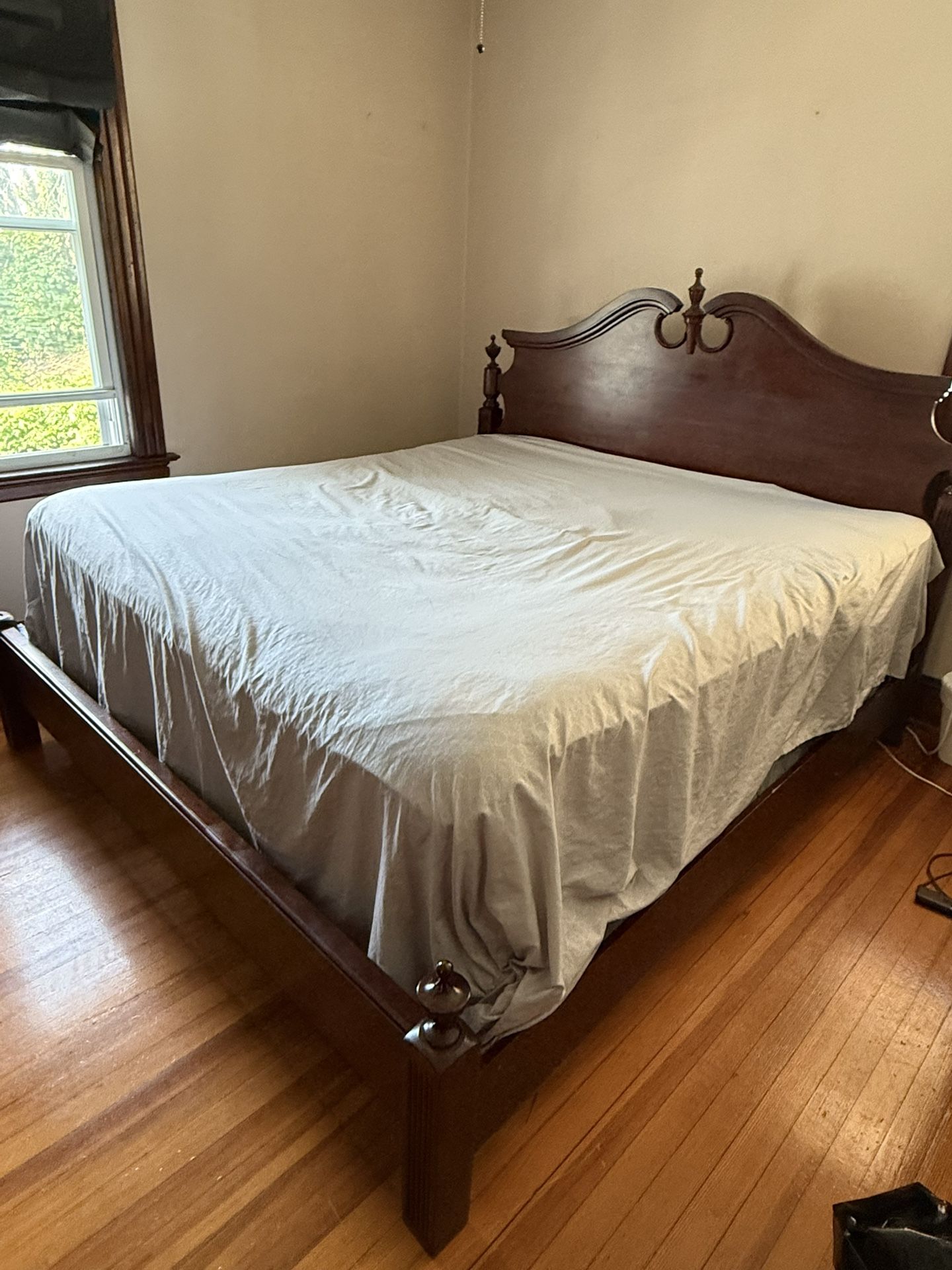 KING Size Bed W/ Box & Headboard 